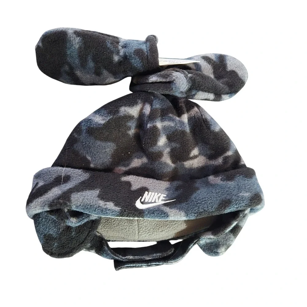 NWT Nike Infant Hat and Mittens Set Camo Fleece Kidcore Winter Beanie‎ Outdoors